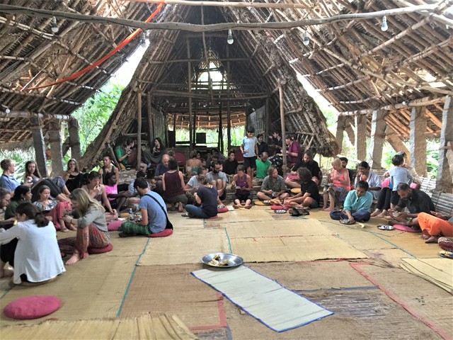 Salão de sadhana forest display